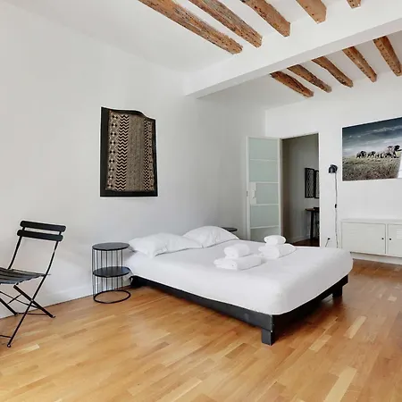 Apartment Montgolfier