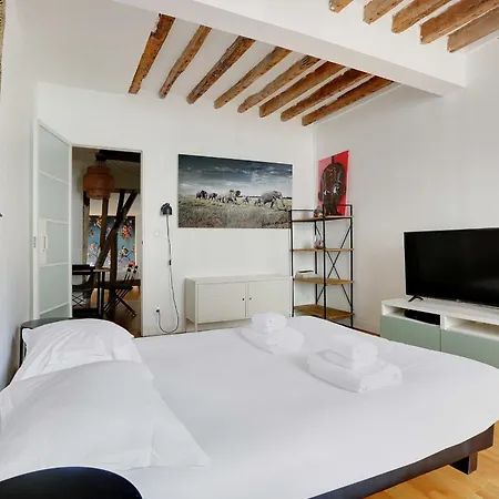 Montgolfier Apartment